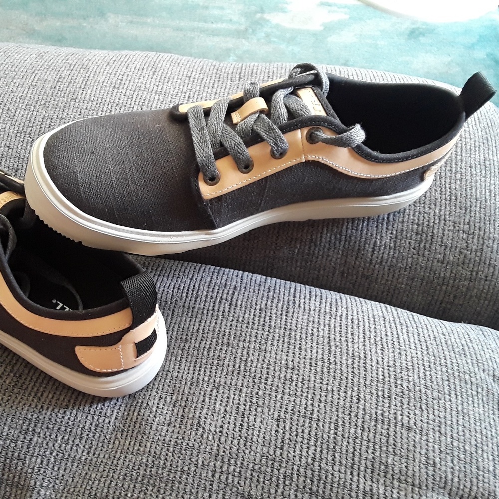 Merrill woman shoe